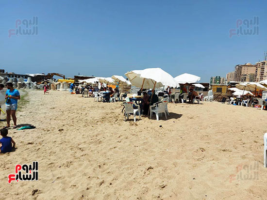 اقبال-كبير-على-الشواطئ-العامة-بالإسكندرية-(2)