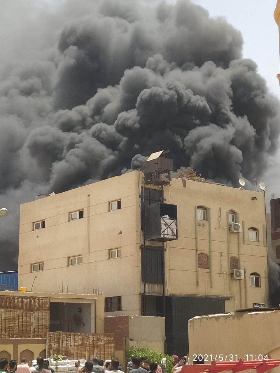 حريق مصنع فوم بالعاشر من رمضان