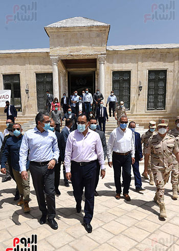  رئيس الوزراء يتابع ترميم قصر محمد على باشا  (2)