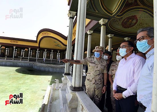  رئيس الوزراء يتابع ترميم قصر محمد على باشا  (28)