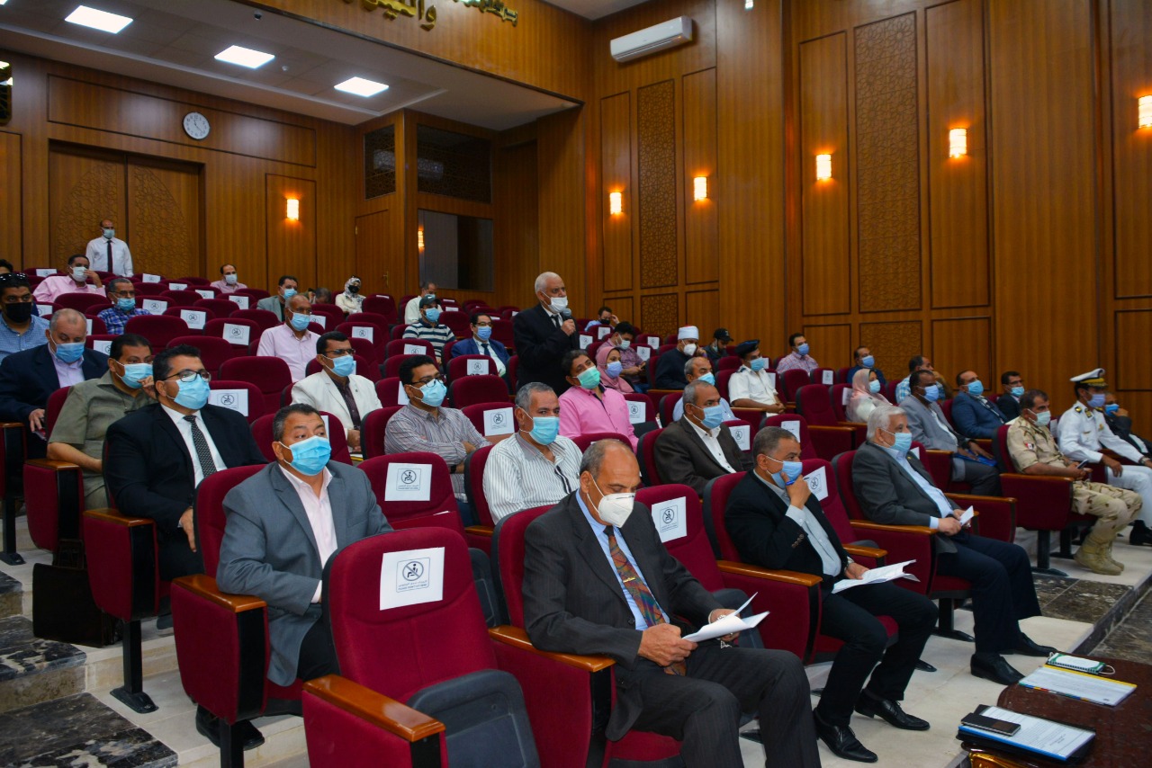 جلسة المجلس التنفيذى بمحافظة جنوب سيناء (7)