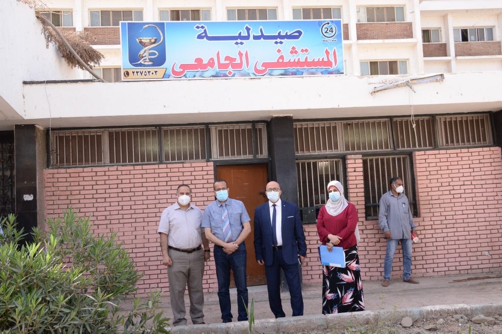 افتتاح صيدلية بالمستشفى الجامعى للعلاج الحر (2)