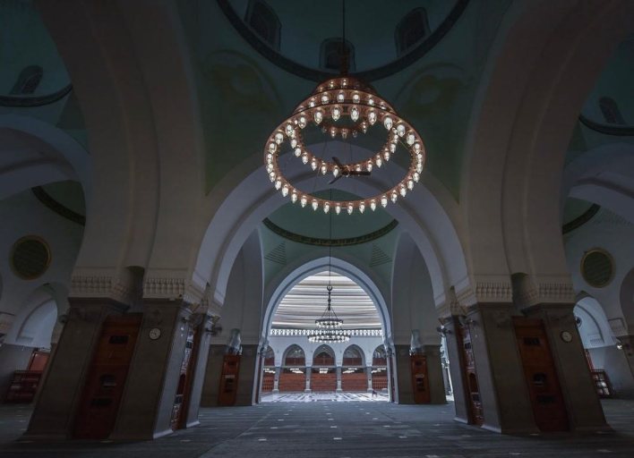 داخل مسجد قباء