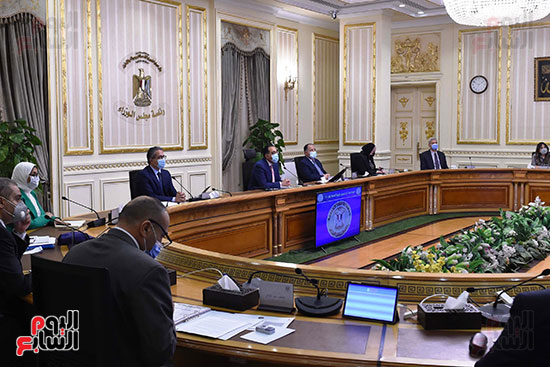 اجتماع اللجنة العليا لإدارة أزمة فيروس كورونا (2)