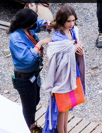 كواليس تصوير  Emily In Paris (5)