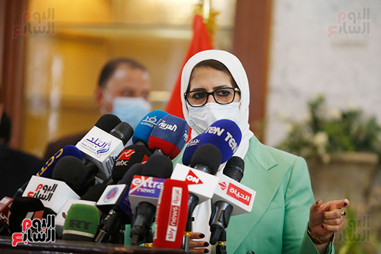 مؤتمر وزيرة الصحة هالة زايد (14)