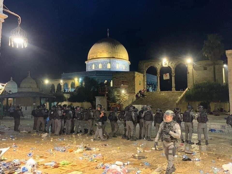 جيش الاحتلال يقتحم ساحة الأقصى