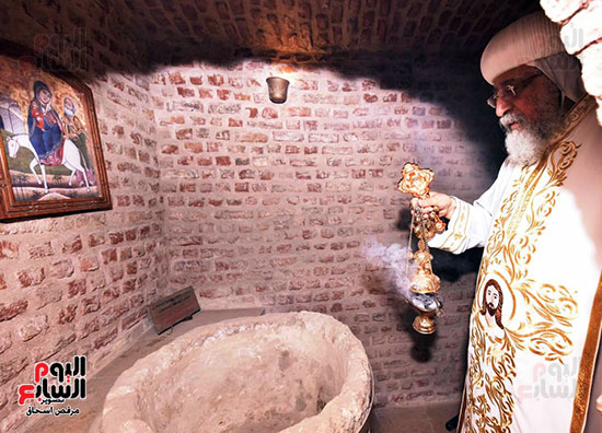 البابا بالمعمودية
