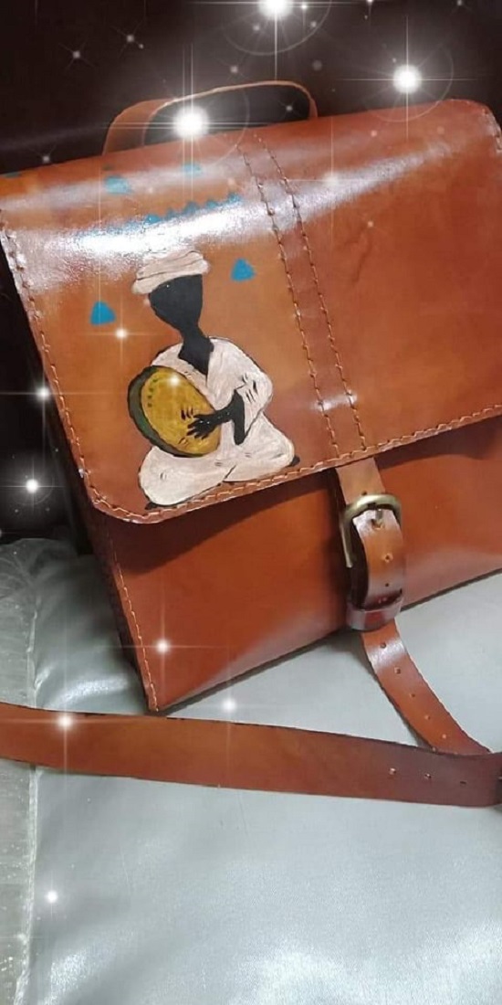 حقيبة من تصميم شيماء