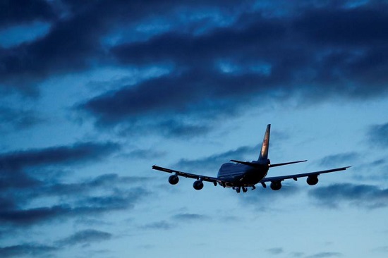 طائرة الرئاسة التي تقل الرئيس جو بايدن تتجه نحو مطار كورنوال