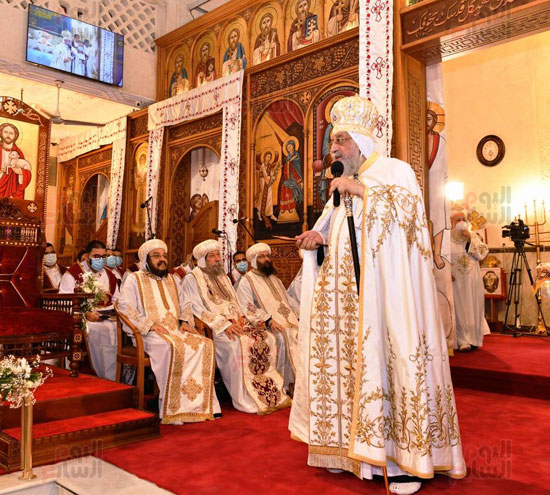 البابا تواضروس يشهد صلوات تدشين كنيسة الشهيد مارمرقس بالإسكندرية (25)