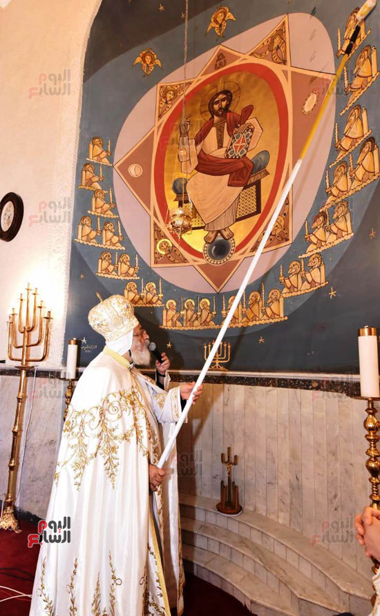 البابا تواضروس يشهد صلوات تدشين كنيسة الشهيد مارمرقس بالإسكندرية (18)