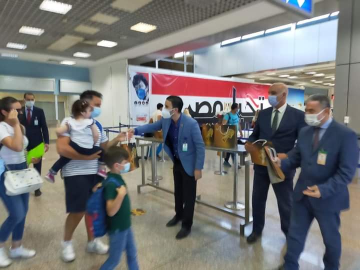 استقبال أولى الرحلات الايطالية بمطار شرم الشيخ