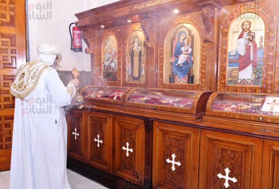 البابا تواضروس يشهد صلوات تدشين كنيسة الشهيد مارمرقس بالإسكندرية (12)