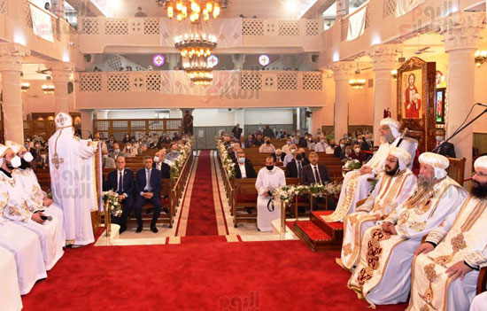 البابا تواضروس يشهد صلوات تدشين كنيسة الشهيد مارمرقس بالإسكندرية (23)