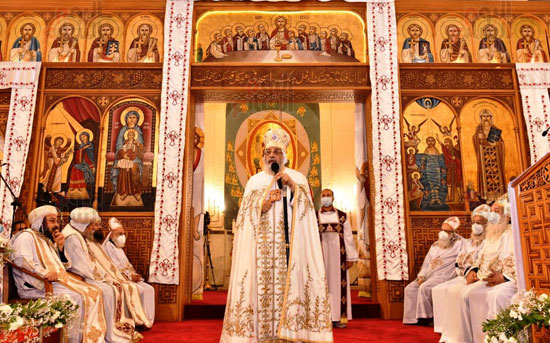 البابا تواضروس يشهد صلوات تدشين كنيسة الشهيد مارمرقس بالإسكندرية (22)