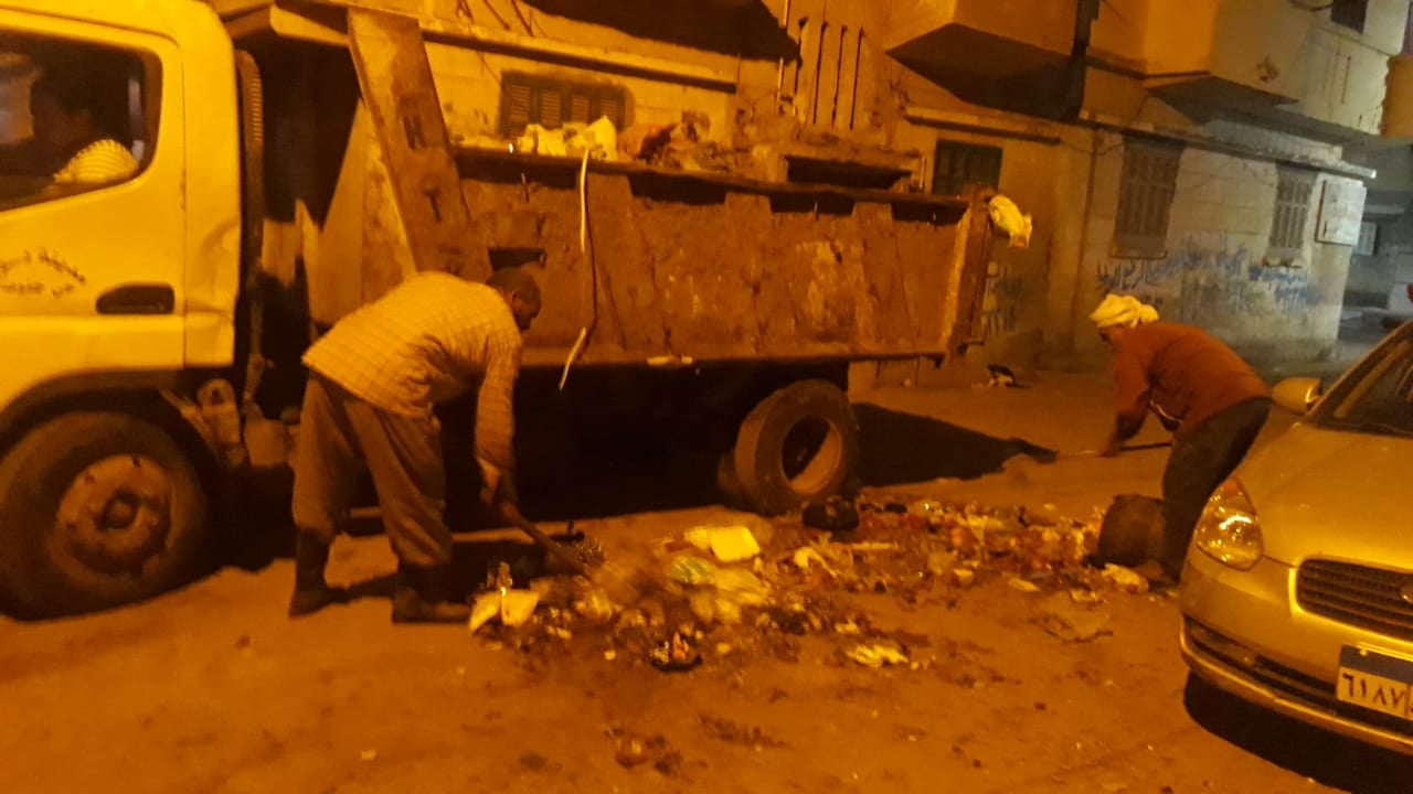 اعمال النظافة بشوارع دسوق