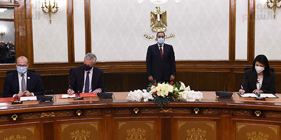 رئيس الوزراء يشهد توقيع عدد من اتفاقيات التعاون بين مصر وفرنسا (8)