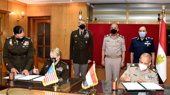 وزير الدفاع يلتقى قائد الحرس الوطنى الأمريكى (9)