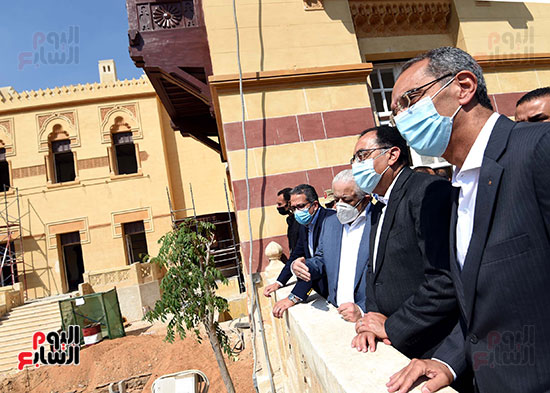 رئيس الوزراء يتفقد ترميم قصر السلطان حسين كامل (32)