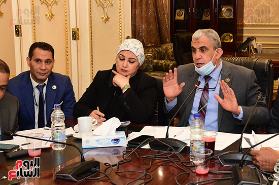 اجتماع القوى العاملة لمجلس النواب برئاسة النائب عادل عبد الفضيل  (5)