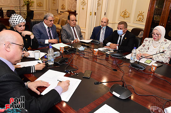 اجتماع القوى العاملة لمجلس النواب برئاسة النائب عادل عبد الفضيل  (4)