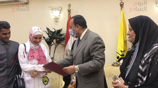 تسليم-عقد-الشقة