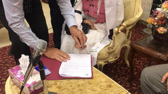 بصمة-الفتاة-على-الشقه-المهداه-من-الرئيس