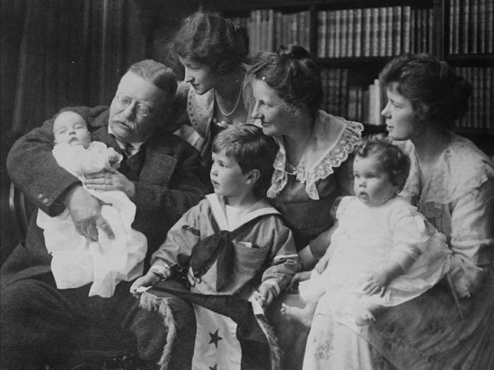 Theodore Roosevelt with his children