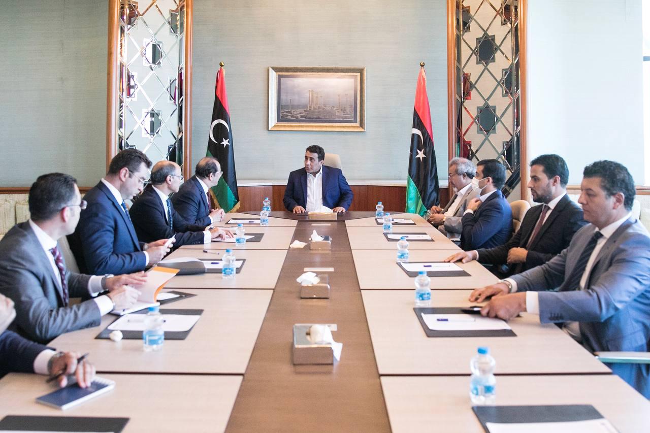 رئيس المجلس الرئاسي الليبي يستقبل اللواء عباس كامل والوفد المرافق له 