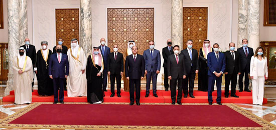الرئيس عبد الفتاح السيسى مع وزراء الإعلام العرب (1)