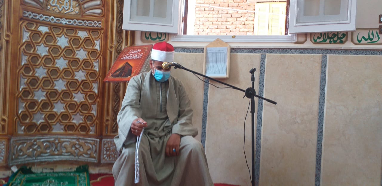 قرآن الجمعة داخل مسجد المجمع الإسلامى الخيري بمدينة إسنا قرآن الجمعة داخل مسجد المجمع الإسلامى الخيري بمدينة إسنا