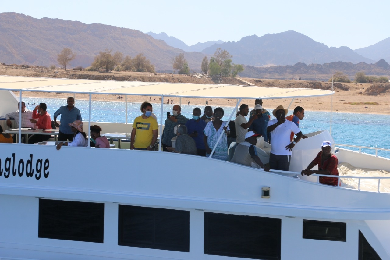 رحلة بحرية في ختام البرنامج الترفيهي الذي أعدته جنوب سيناء للوفود لتفقد المقاصد السياحية بشرم الشيخ (6)