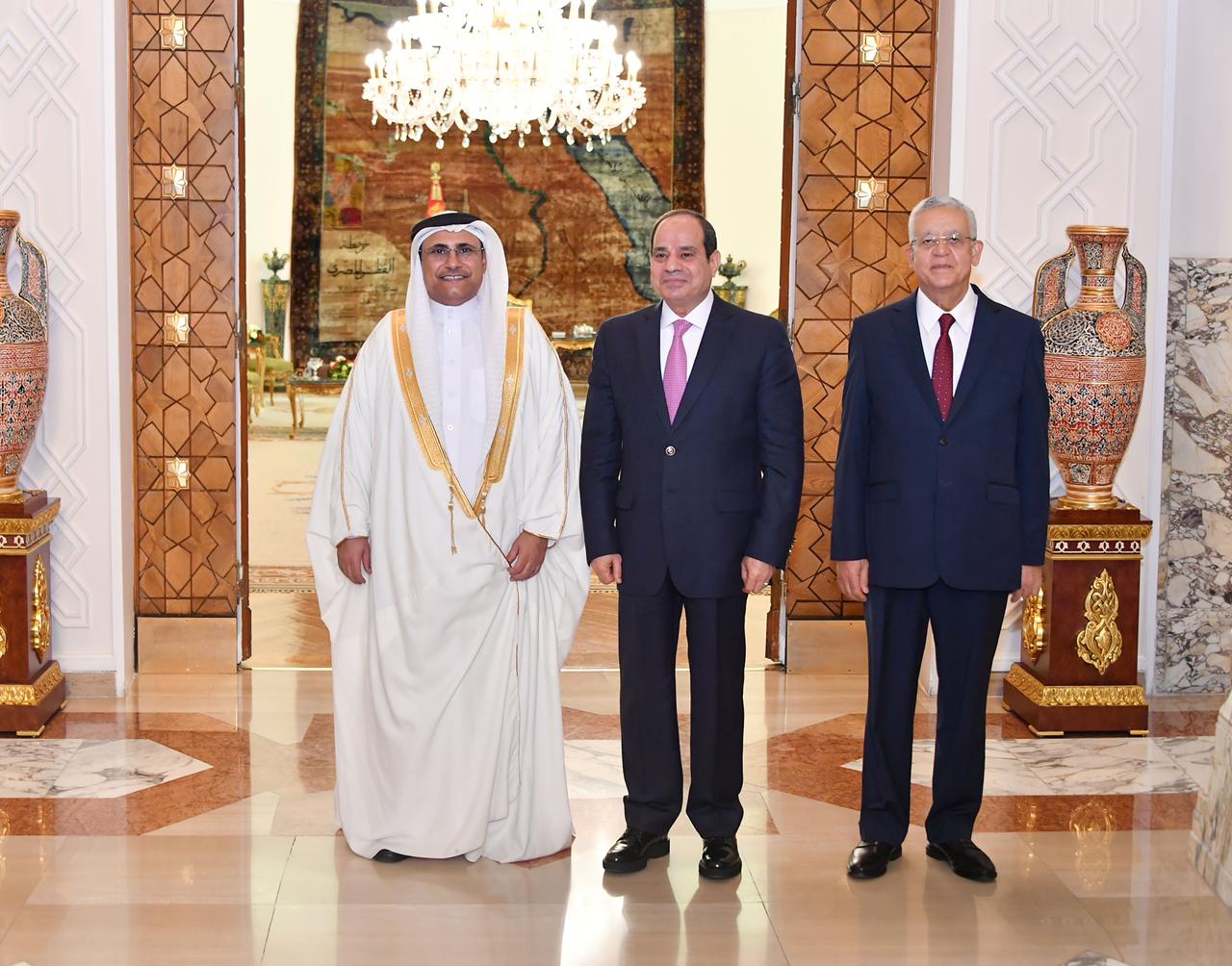  استقبال الرئيس عبد الفتاح السيسي  لعادل العسومي، رئيس البرلمان العربي وعضو مجلس النواب البحريني (1)