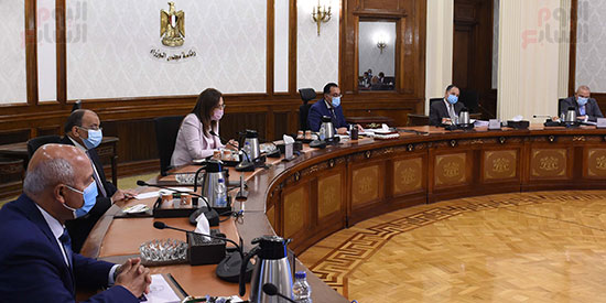 رئيس الوزراء يترأس اجتماع اللجنة العليا (1)