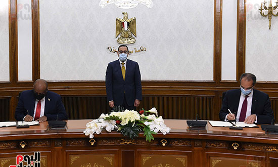 رئيس الوزراء يلتقى وزير الاتصالات السودانى ويشهد توقيع مذكرة تفاهم (3)