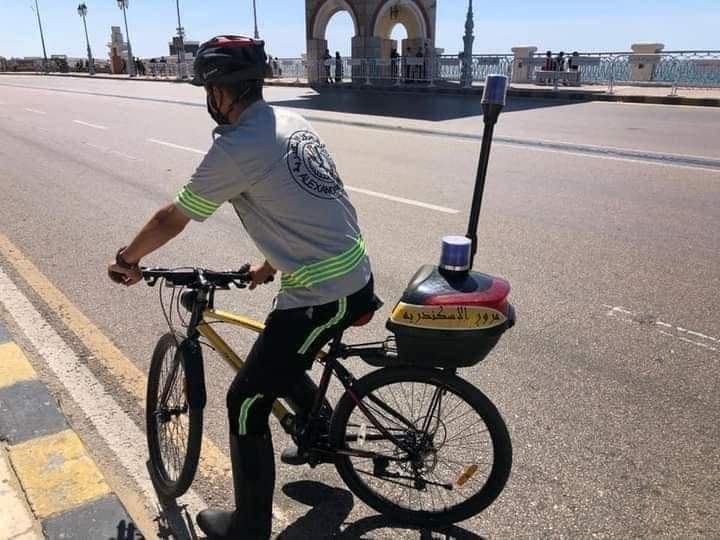 مرور الإسكندرية تفعل خدمة الدراجات الهوائية (3)