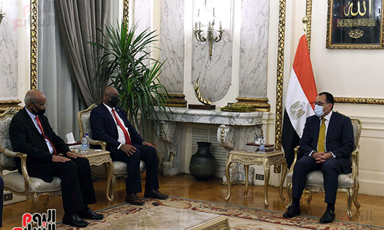 رئيس الوزراء يلتقى وزير الاتصالات السودانى ويشهد توقيع مذكرة تفاهم (2)