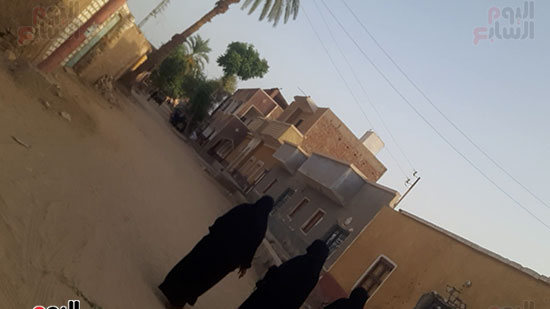 الحزن-يخيم--علي-قرية-الدكة-بمحافظة-أسوان-بعد-وفاة-ثلاثة-أشقاء