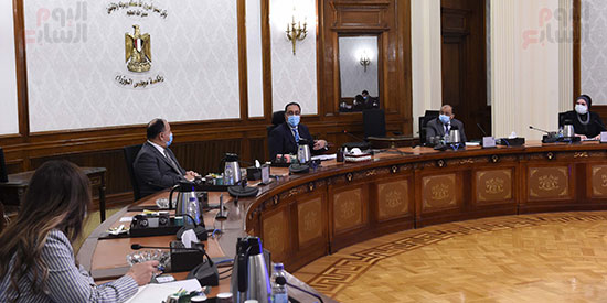 الحكومة تبداء اجراءات تقنيين اوضاع مركبات التوك توك (1)