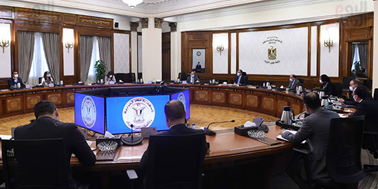 الحكومة تبداء اجراءات تقنيين اوضاع مركبات التوك توك (4)