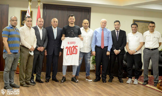 تجديد عقد الونش مدافع نادى الزمالك  (1)