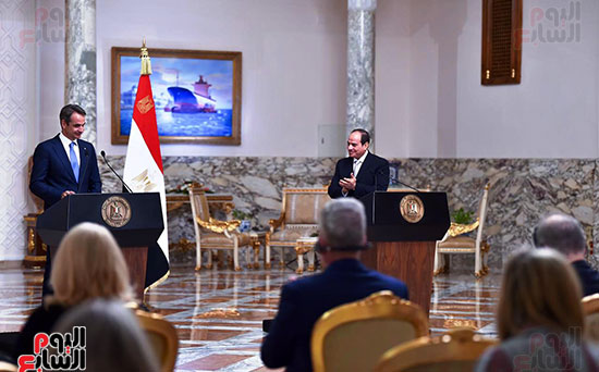الرئيس السيسي يبحث مع رئيس وزراء اليونان (5)