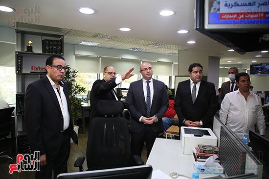 محافظ بنى سويف ونائبه يزوران مقر جريدة اليوم السابع (9)