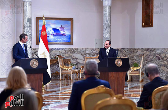الرئيس السيسي يبحث مع رئيس وزراء اليونان (9)