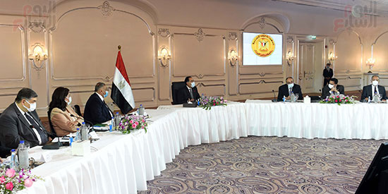رئيس الوزراء يلتقى رؤساء اللجان النوعية بمجلس النواب (14)