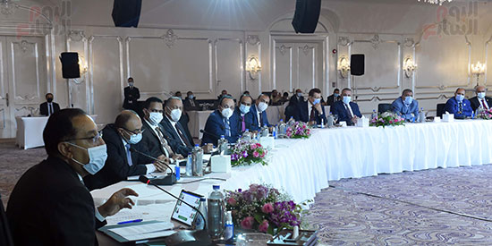 رئيس الوزراء يلتقى رؤساء اللجان النوعية بمجلس النواب (26)