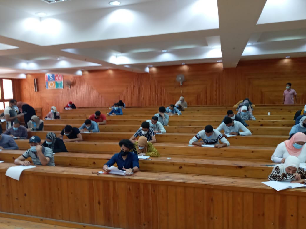 جانب من الامتحانات بجامعة كفر الشيخ