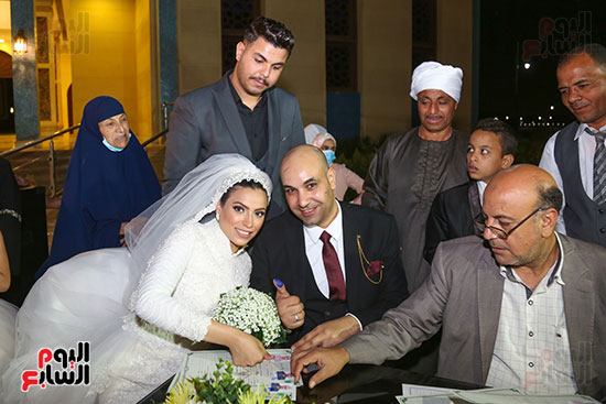 العروسان-حازم-حسين-وسهيلة-فوزي (39)