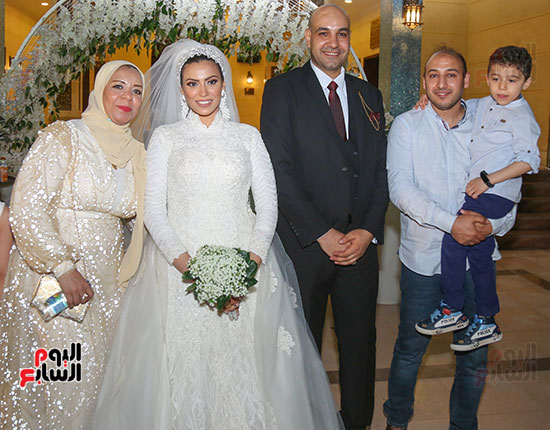 العروسان-حازم-حسين-وسهيلة-فوزي (13)